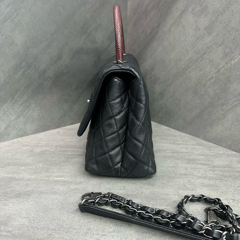 CHANEL Coco Handle Black Gold Lizard Skin Gold Hardware Tote Bag Red Lizard Handle Crossbody Bag 23 Series