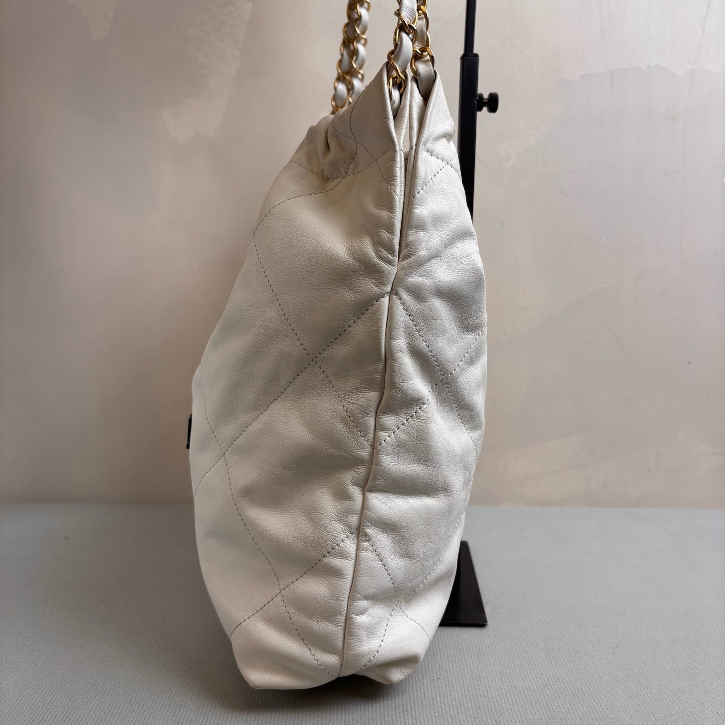 98 New CHANEL 22Bag Drawstring Closure Extra Large Capacity Chain Bag with Coin Chip Size: 30 x 30