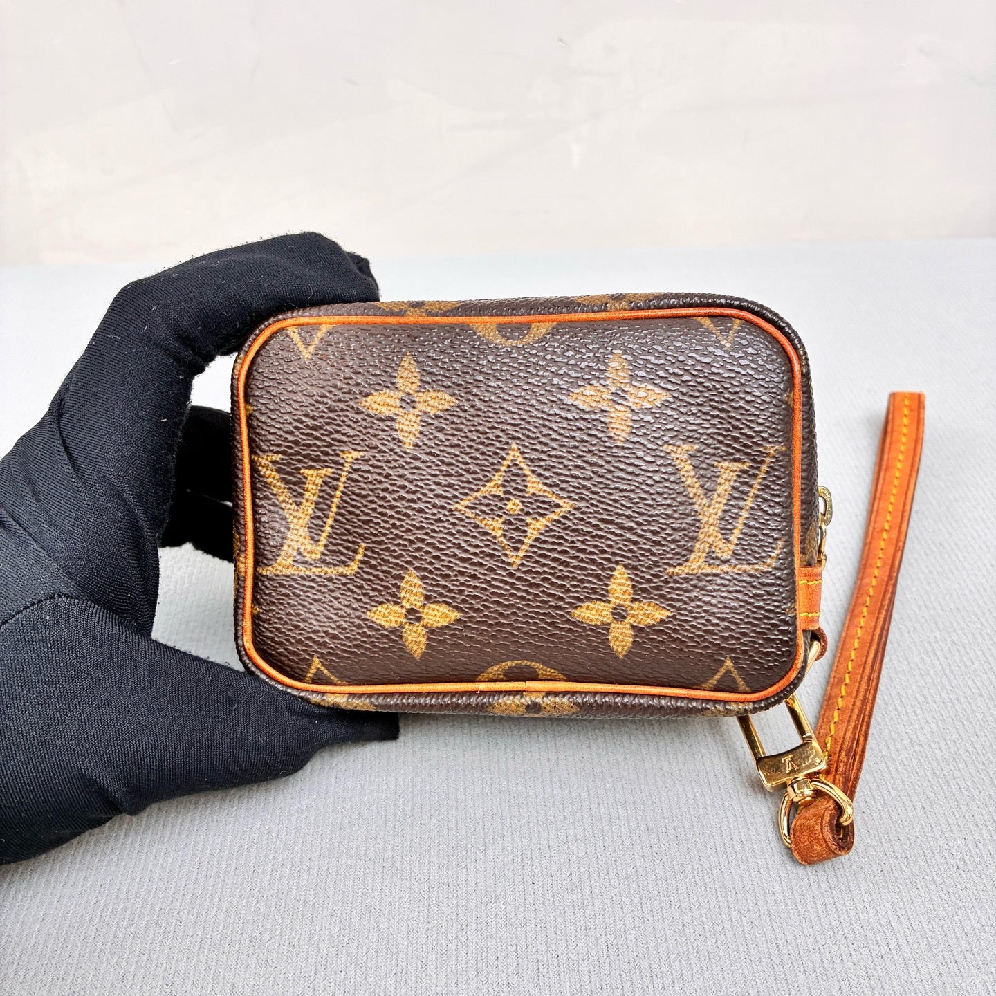 Louis Vuitton/LV Brown Monogram Tofu Block Clutch Bag Coated Canvas 99% New Size 11*8cm