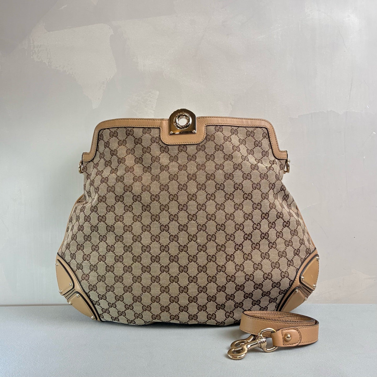 Gucci Nearly New 99% Crossbody Vintage Monogram Tote Bag Canvas with Leather Details Size 45*39