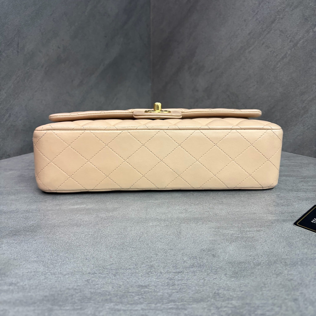 Chanel CF Medium Beige Lambskin, 15-series with authenticity card, structured shape, in stock at favorable price