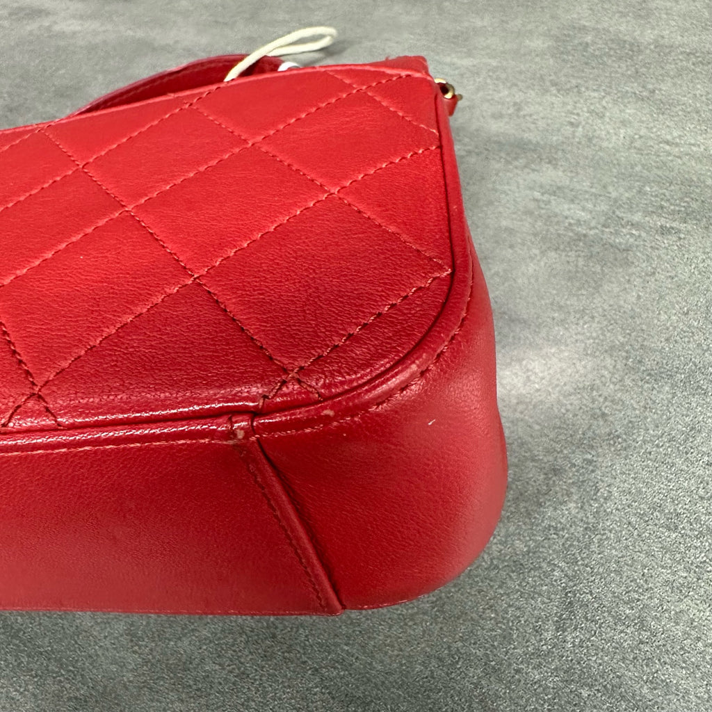 Chanel 19 Bag Red with Gold Hardware Lambskin Messenger Handbag Crossbody Bag 28 Opening with Card and Receipt