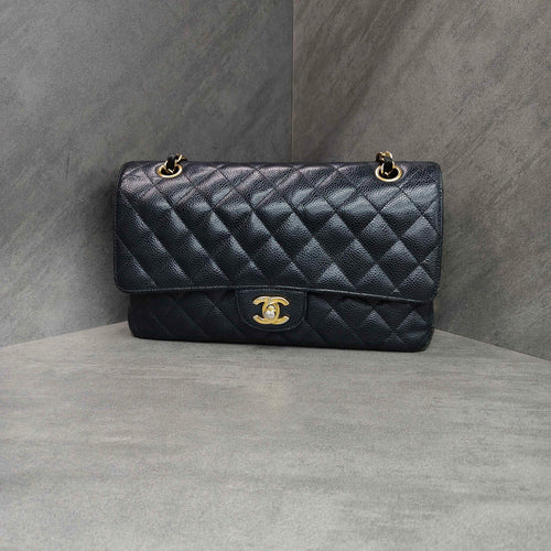 Chanel / Chanel Medium Black Gold Litchi Leather 18 Opening Without Card