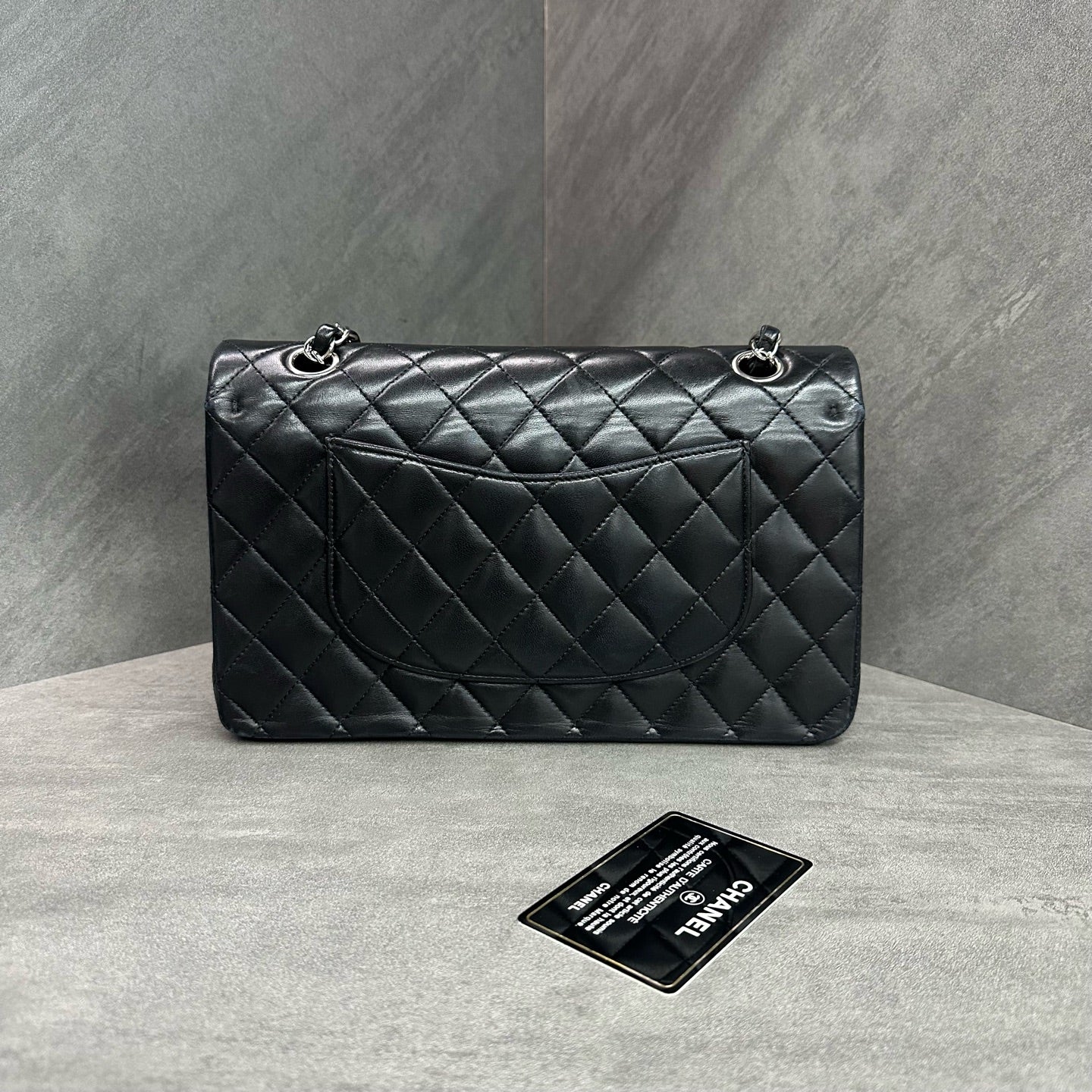 Chanel cf medium-sized black and silver sheepskin chain bag, 14 opening, card bag type, three-dimensional inside clean