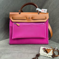 Chanel cf jumbo pink and silver sheepskin chain bag, 18 openings, card bag type, three-dimensional, clean inside