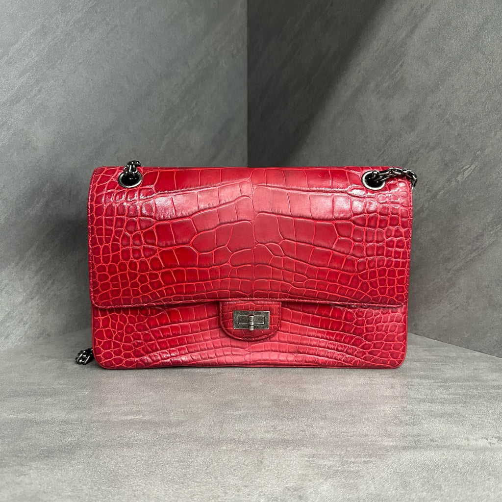 Chanel 2.55 series large crocodile hand-held shoulder bag, dimensions 31*20*9, retail price 348000!