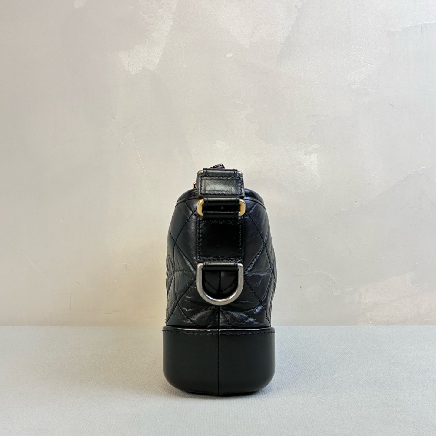 Chanel 99% new 28 Open Boy Bag Medium Black Size 21*14
