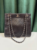 CHANEL Black and Silver Glossy Surface Piano Score Tote Chain Bag 99% New Pre-owned Bag Five Openings