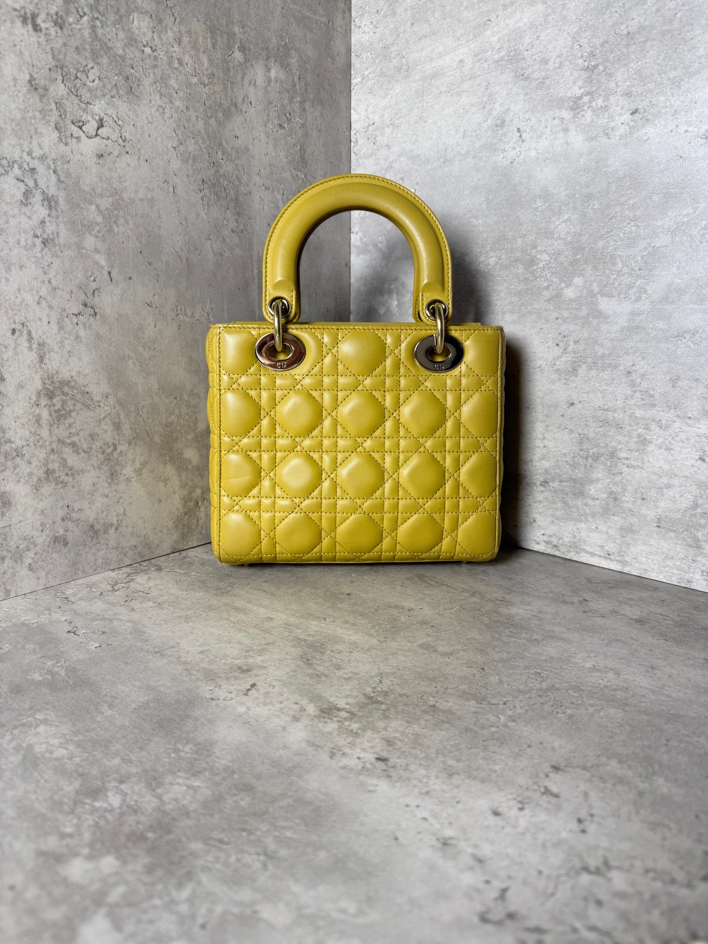 Dior Four-grid Shoulder Bag, yellow with gold-tone hardware, made of lambskin, new style, structured silhouette, clean interior, 2019 serial code, original condition, in stock at a favorable price