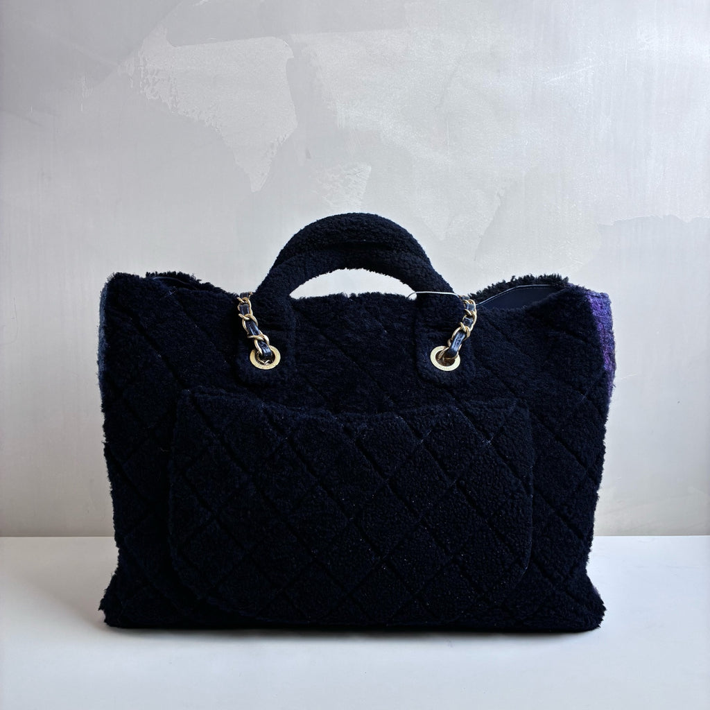 Chanel Plush Quilted Wool Tote Bag 30 Opening with Card Size: 42*30*13 99% New