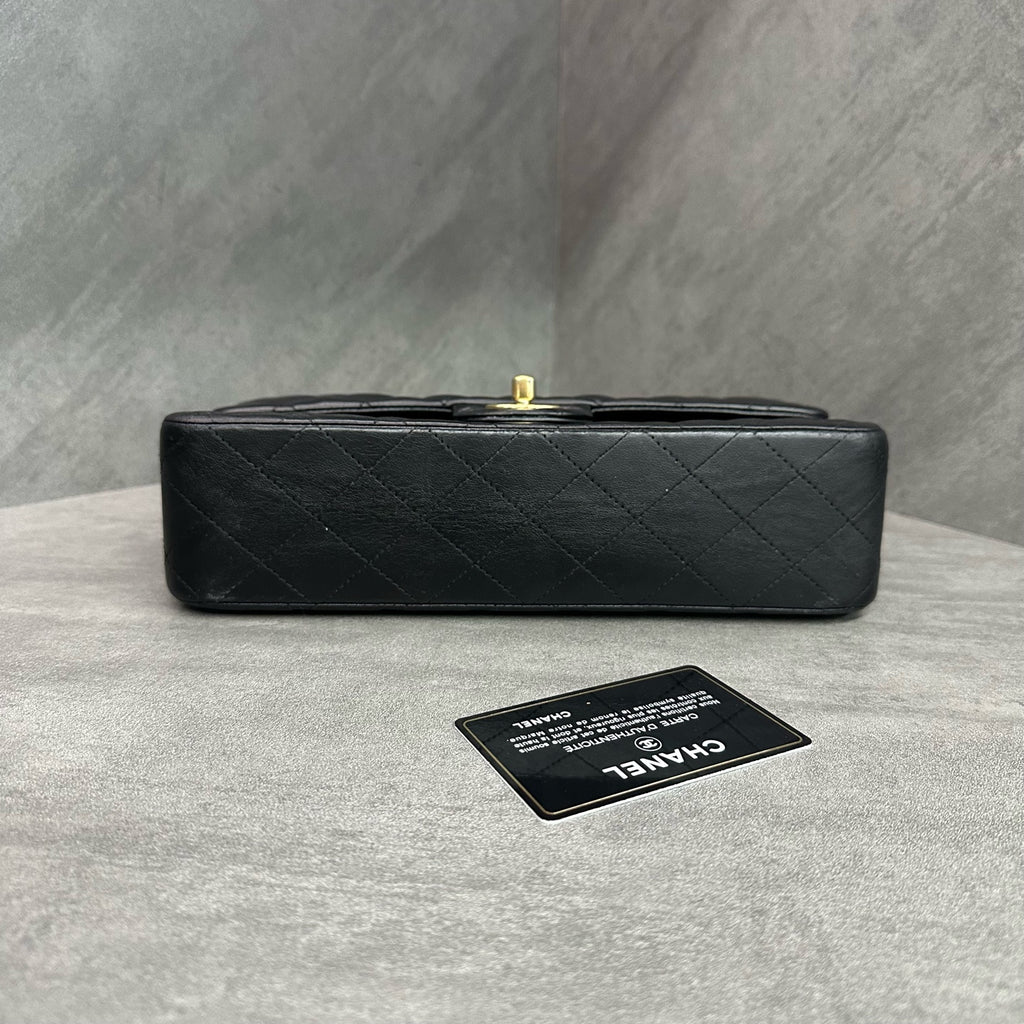 Chanel cf medium size black gold sheepskin chain bag, 18 opening with strap card bag type, three-dimensional inside clean