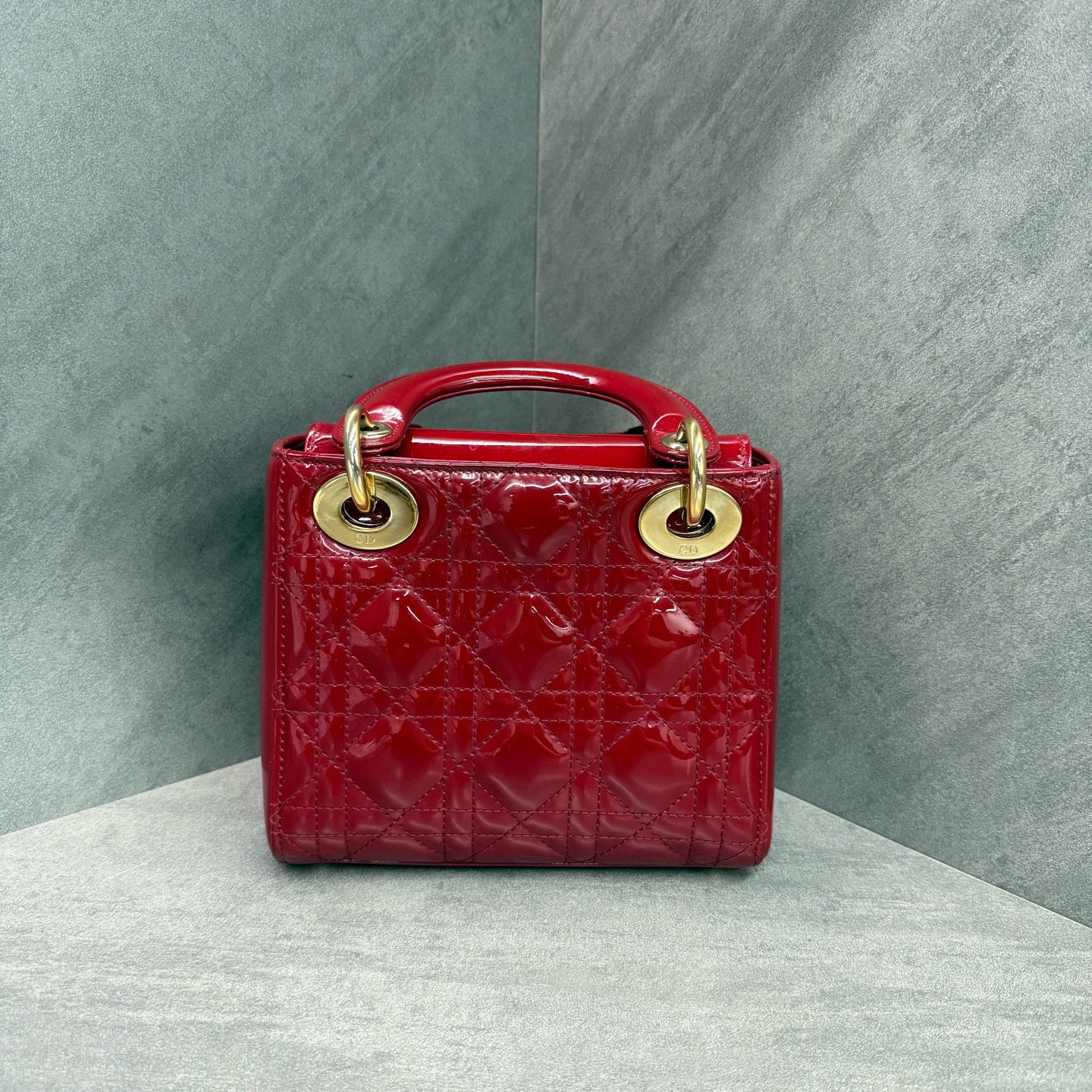 Dior Lady Dior Mini (three compartments) red patent leather, 2017 release, structured silhouette, clean interior, in stock at a favorable price