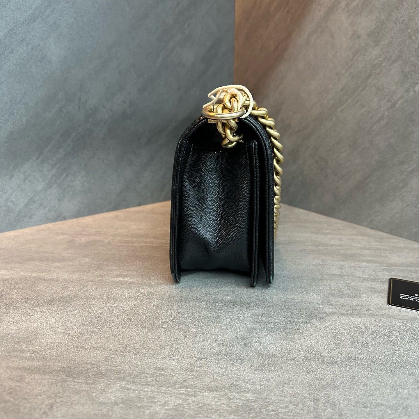 Chanel leboy medium-sized black gold lychee cowhide chain bag, 27 openings, card bag type, three-dimensional inside clean