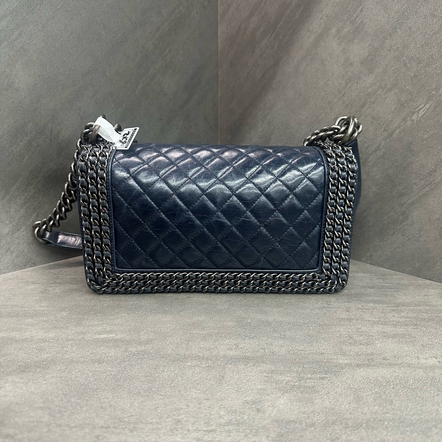 CHANEL Le Boy multi-chain trimmed heavy-duty chain bag, blue-black with silver-tone hardware, oil-waxed cowhide, 20-series serial number, original condition, in stock at favorable price