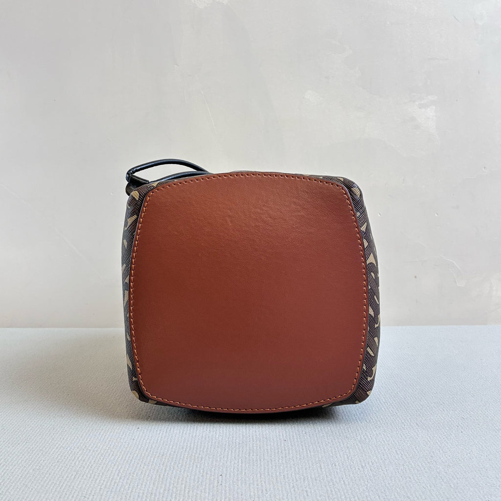 Burberry 99% New Monogram Mini Bucket Bag Retail Price 9200 Size 14*15.5