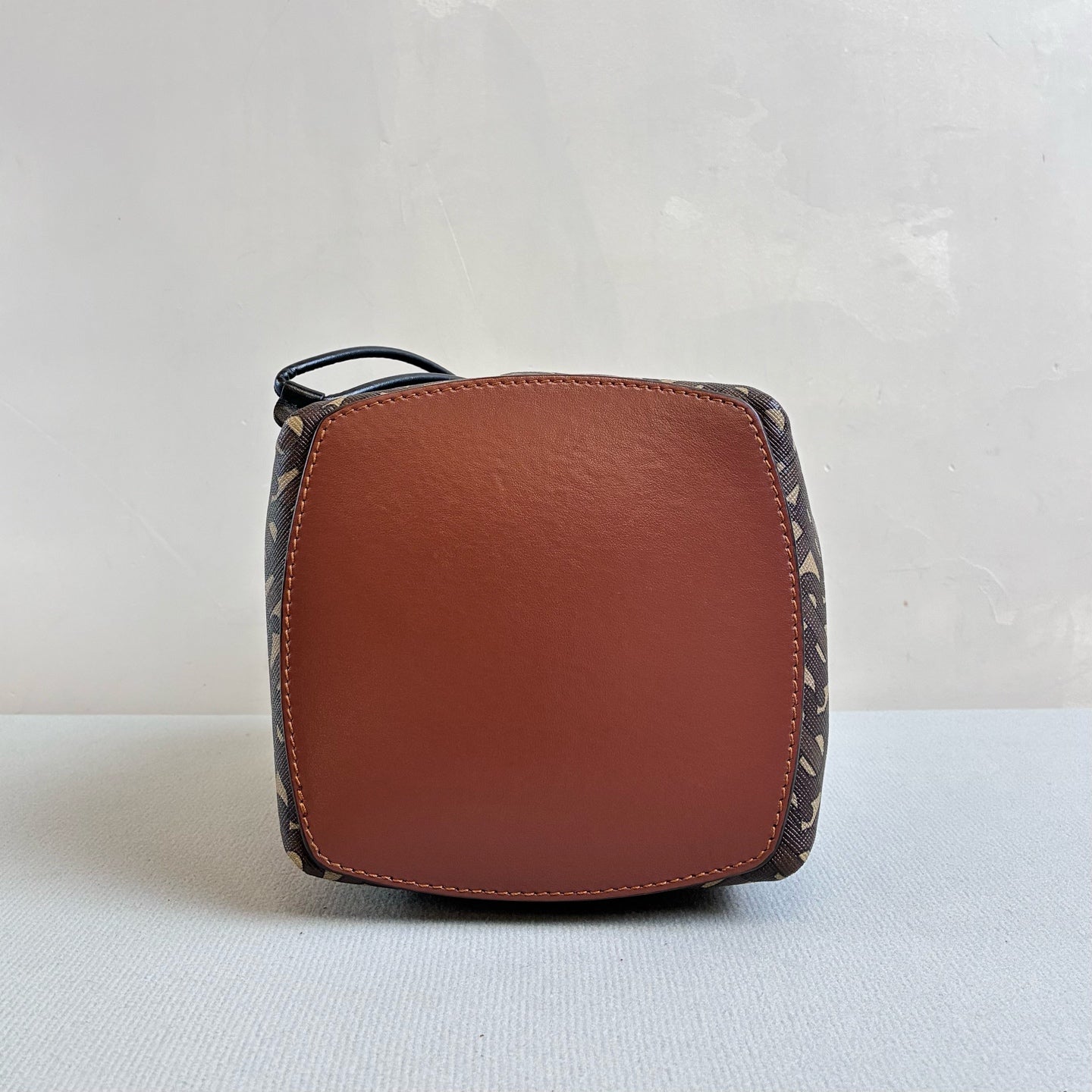 Burberry 99% New Monogram Mini Bucket Bag Retail Price 9200 Size 14*15.5