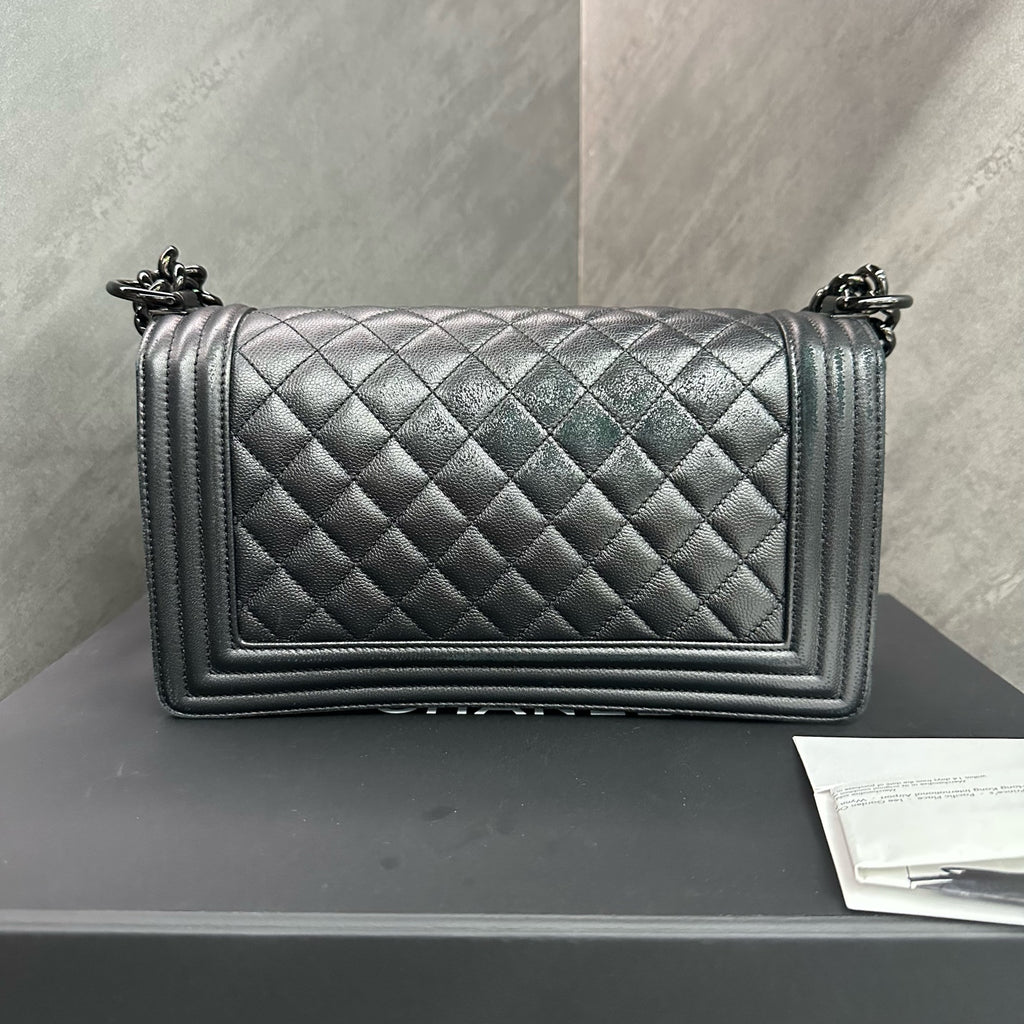 CHANEL, medium-sized, in excellent condition, So Black Leboy series, black-buckled quilted leather chain shoulder crossbody handbag, 23