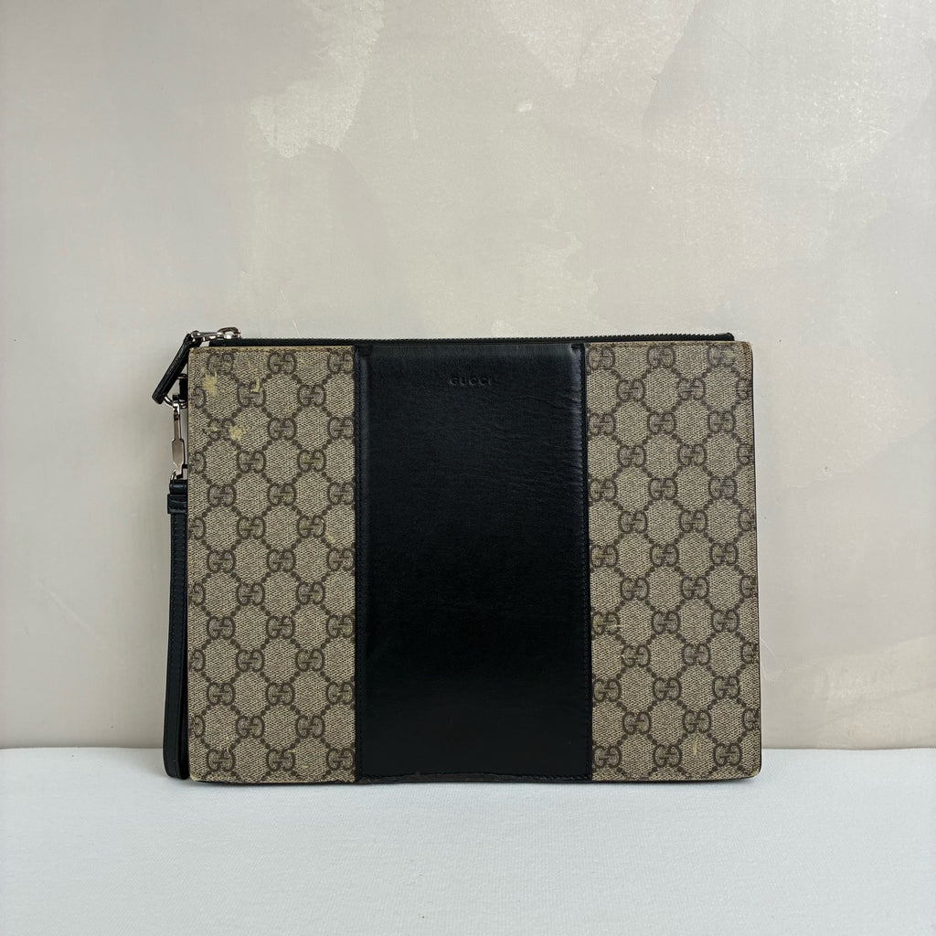 Gucci Classic Monogram Clutch Bag 98% New Size 28*21.5 Synthetic Canvas Material