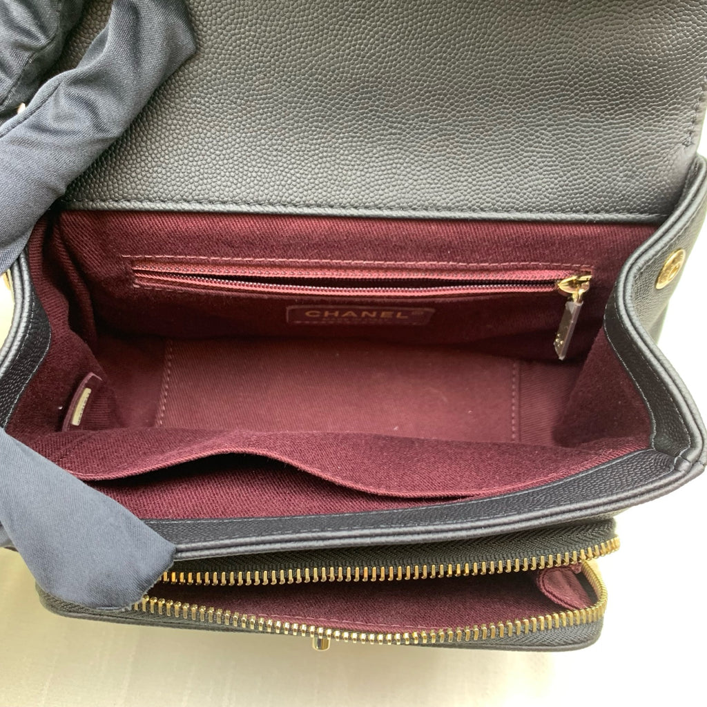 Chanel Litchi Calfskin Black Messenger Bag with Gold Hardware, includes card, approximately 23*17 cm.