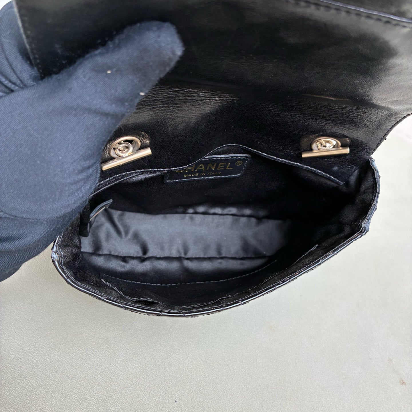 Chanel 13 Open Black and Gold Diamond Pattern Patent Leather with Lace Camellia Mouth Frog Bag, Underarm Bag Size 8*16*12