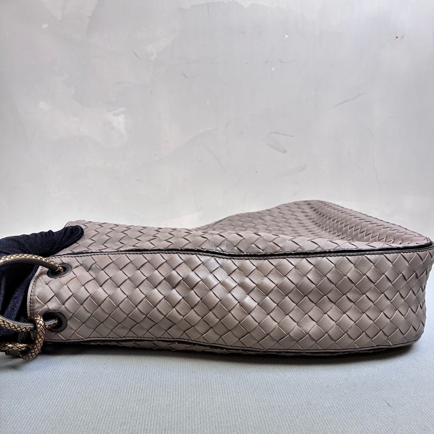 BV/Bottega Veneta Loop Woven Underarm Bag Handbag Elephant Gray 99% New Size 39*34