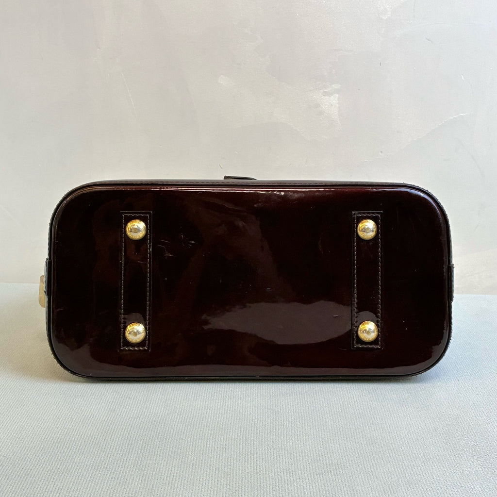 Louis Vuitton Patent Leather Shell Women's Bag Size 31*23 Cherry