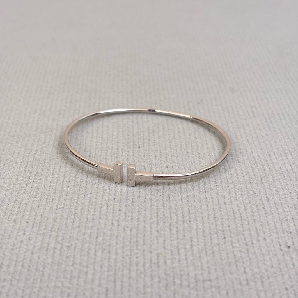 Tiffany Au750 Platinum Double T Bracelet No Diamonds Condition 99% New with Box