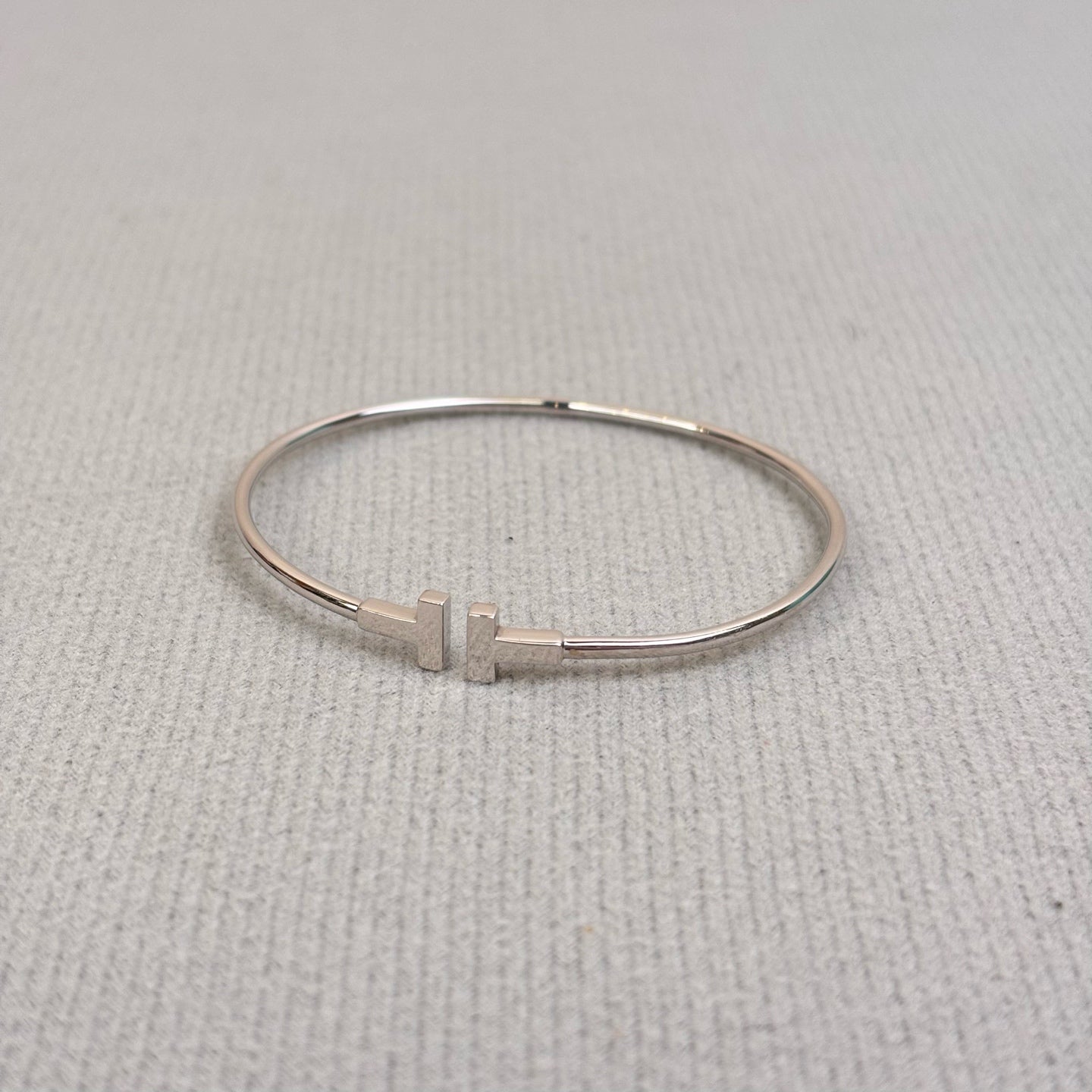 Tiffany Au750 Platinum Double T Bracelet No Diamonds Condition 99% New with Box