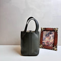 Hermes / Hermès Garden Party 18 P刻 in 99% new condition   Dimensions: 18 x 13 x 18 cm   Color: Gray Green   Includes lock