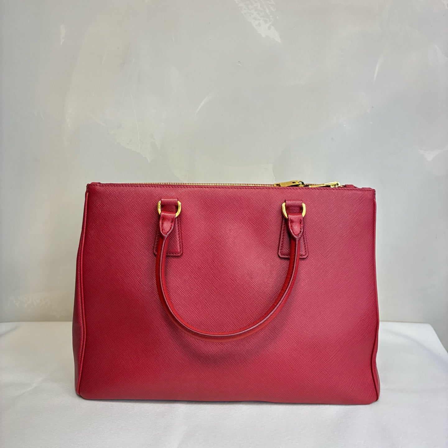 Prada/Prada Rose Pink Saffiano Leather Killer Bag Classic Saffiano Leather, Size: 35✖️26㎝, Gold Hardware