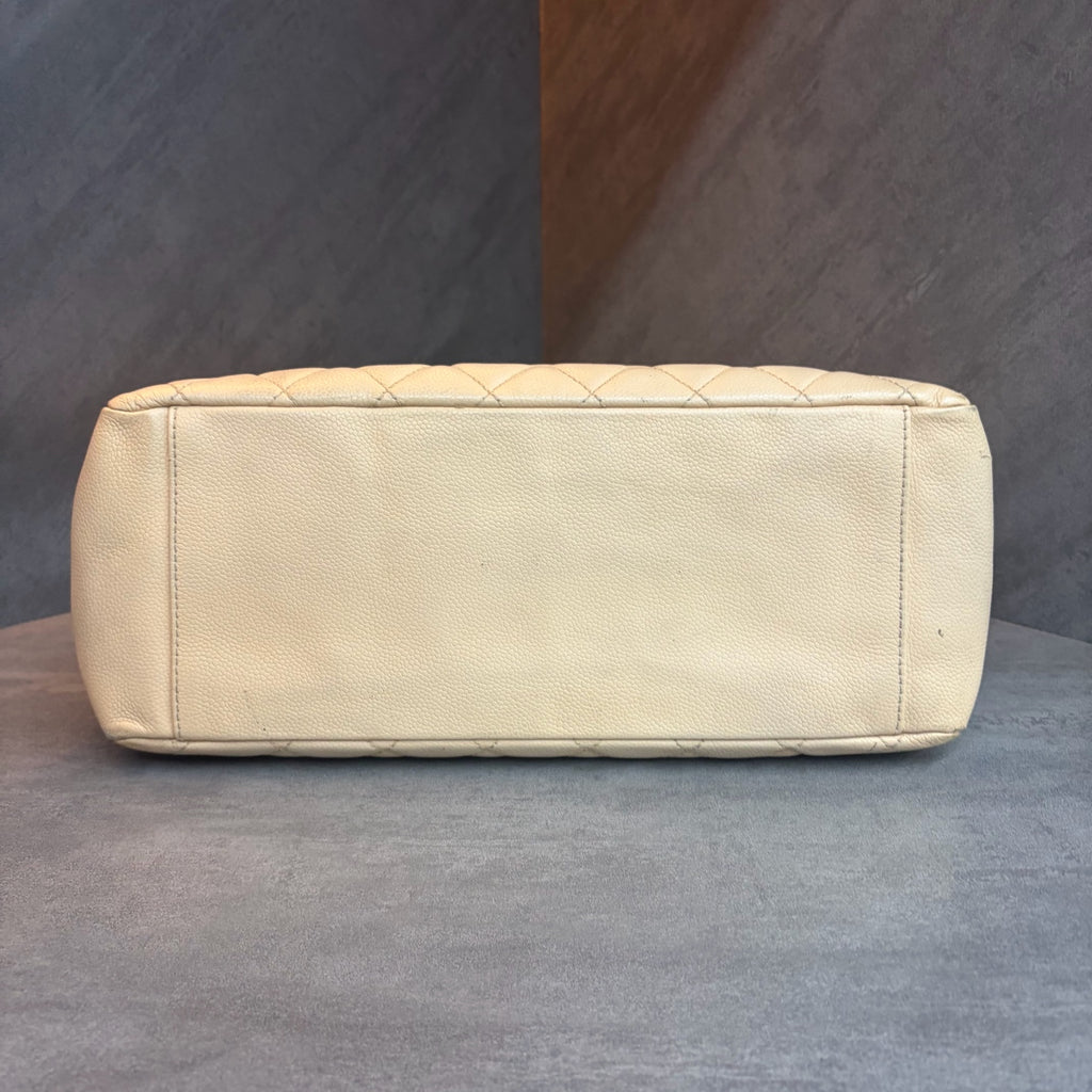 Chanel leboy medium size blue cowhide, 23 series with card, structured shape, clean interior
