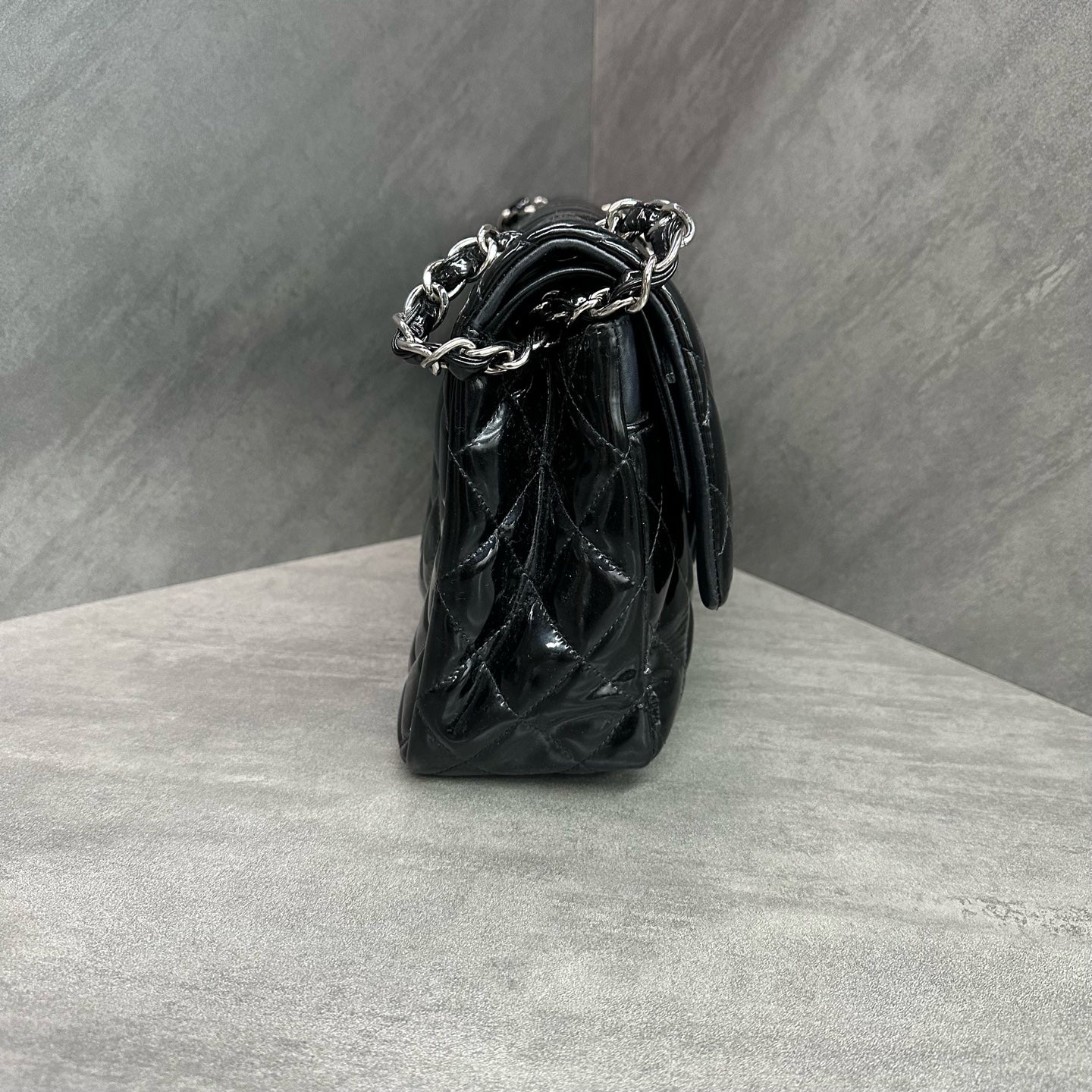 Chanel cf jumbo Black and silver patent leather chain bag, 16 kai, no card