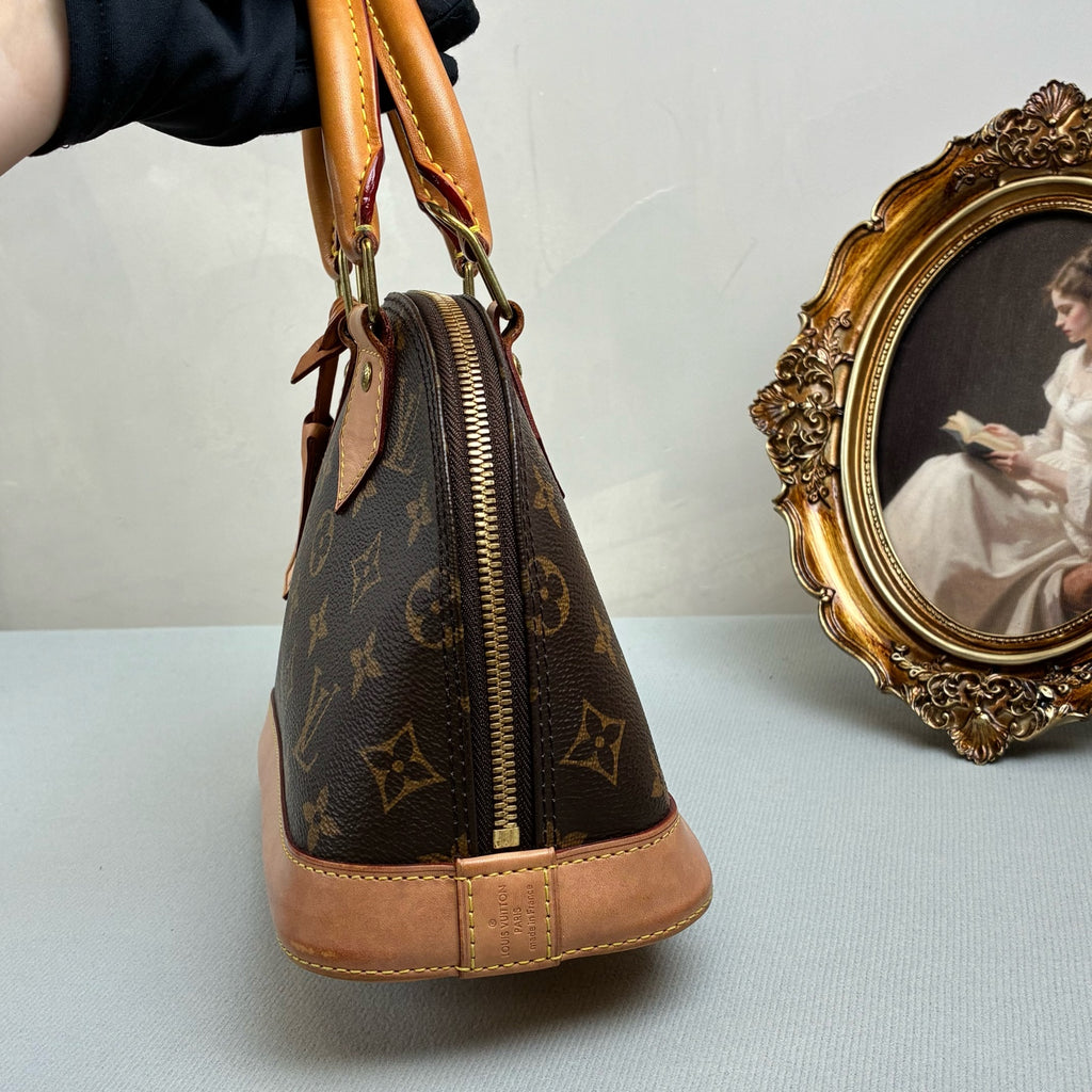 98% New LV Louis Vuitton Alma BB Shell Bag Classic Monogram with Brown Leather Edges Gold Hardware Size 23.5×17.5×1
