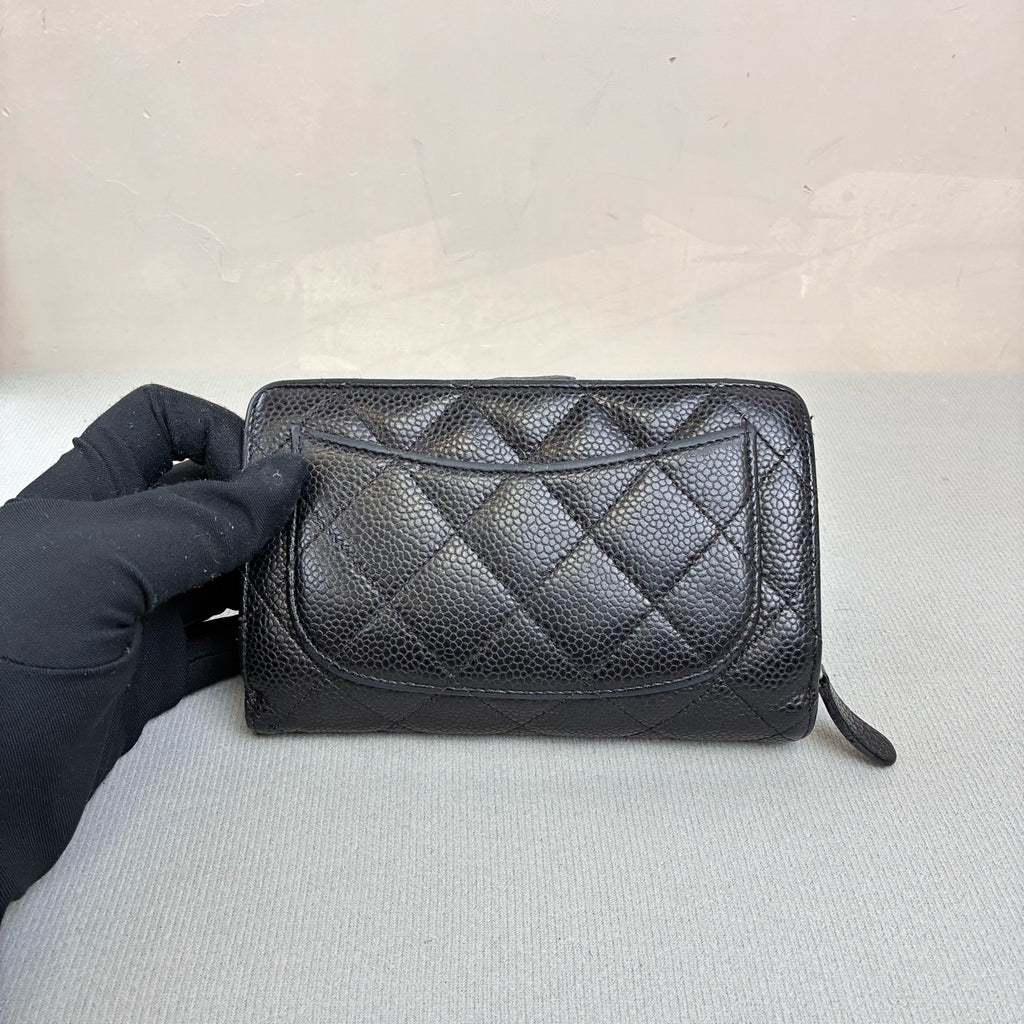 Chanel Black Gold Litchi Leather Short Wallet, 21 Series, Classic Diamond Pattern, Gold Logo Clasp, Interior Burgundy Color, 98% New Condition.
