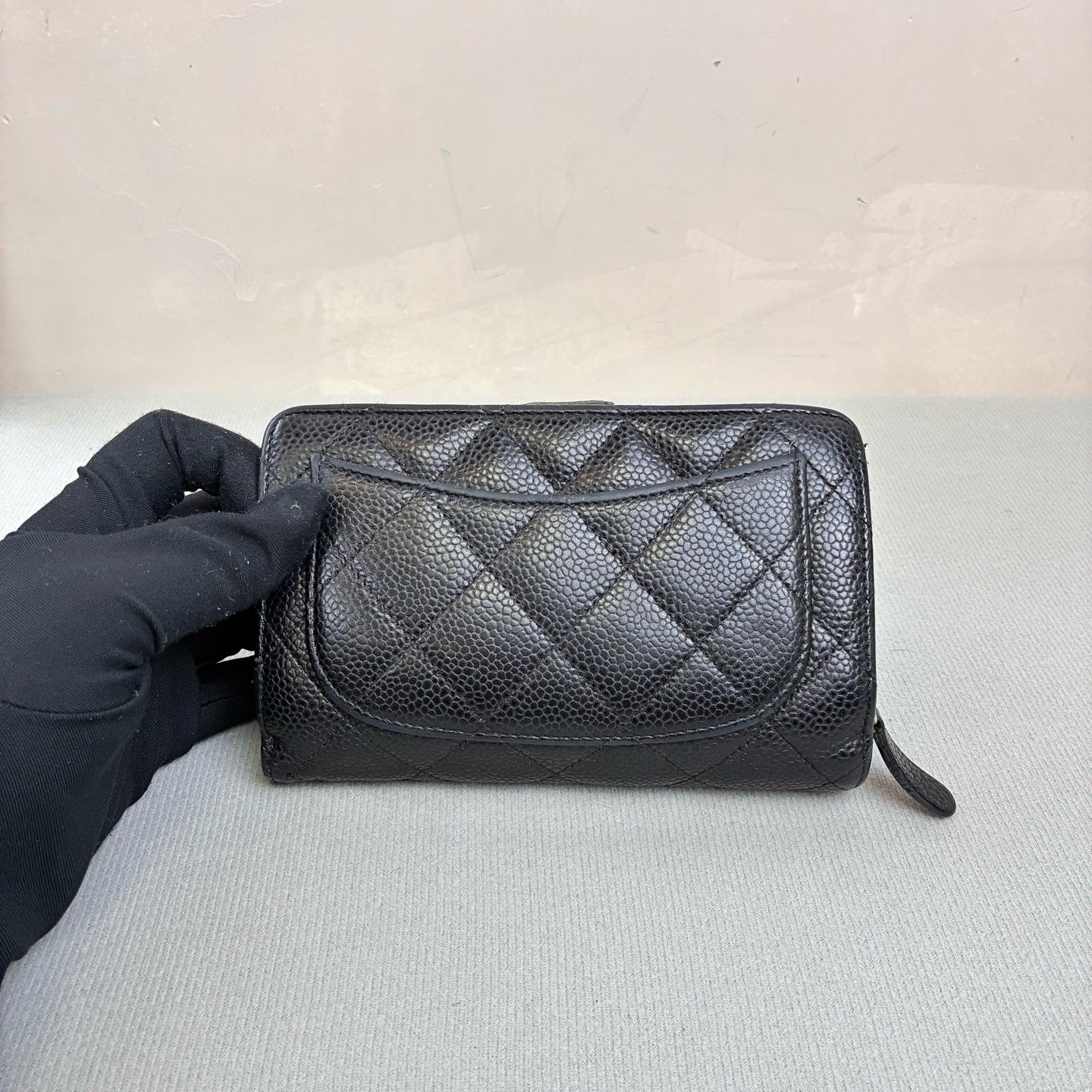 Chanel Black Gold Litchi Leather Short Wallet, 21 Series, Classic Diamond Pattern, Gold Logo Clasp, Interior Burgundy Color, 98% New Condition.
