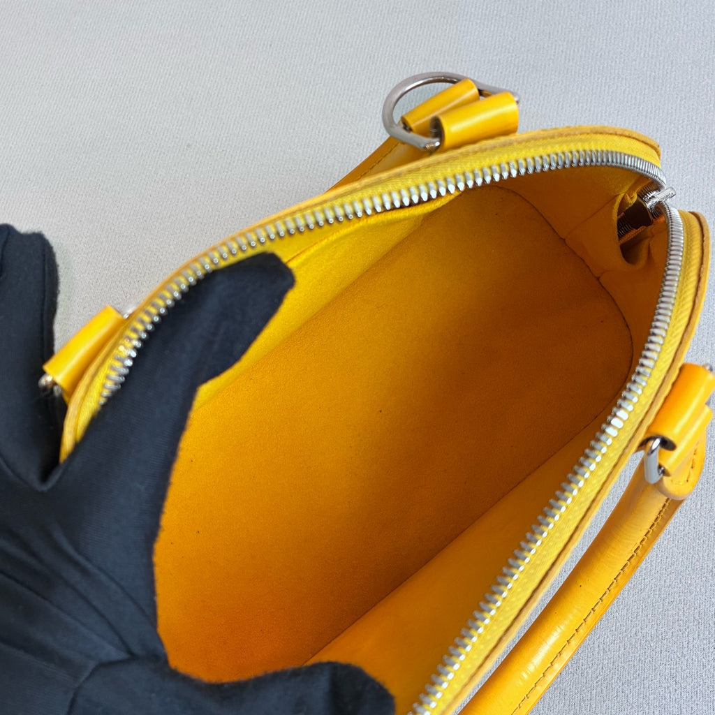 LV/Louis Vuitton Yellow Ripple Leather Shell BB Size 24*17.5 Year 2013 98% new One lock with two keys