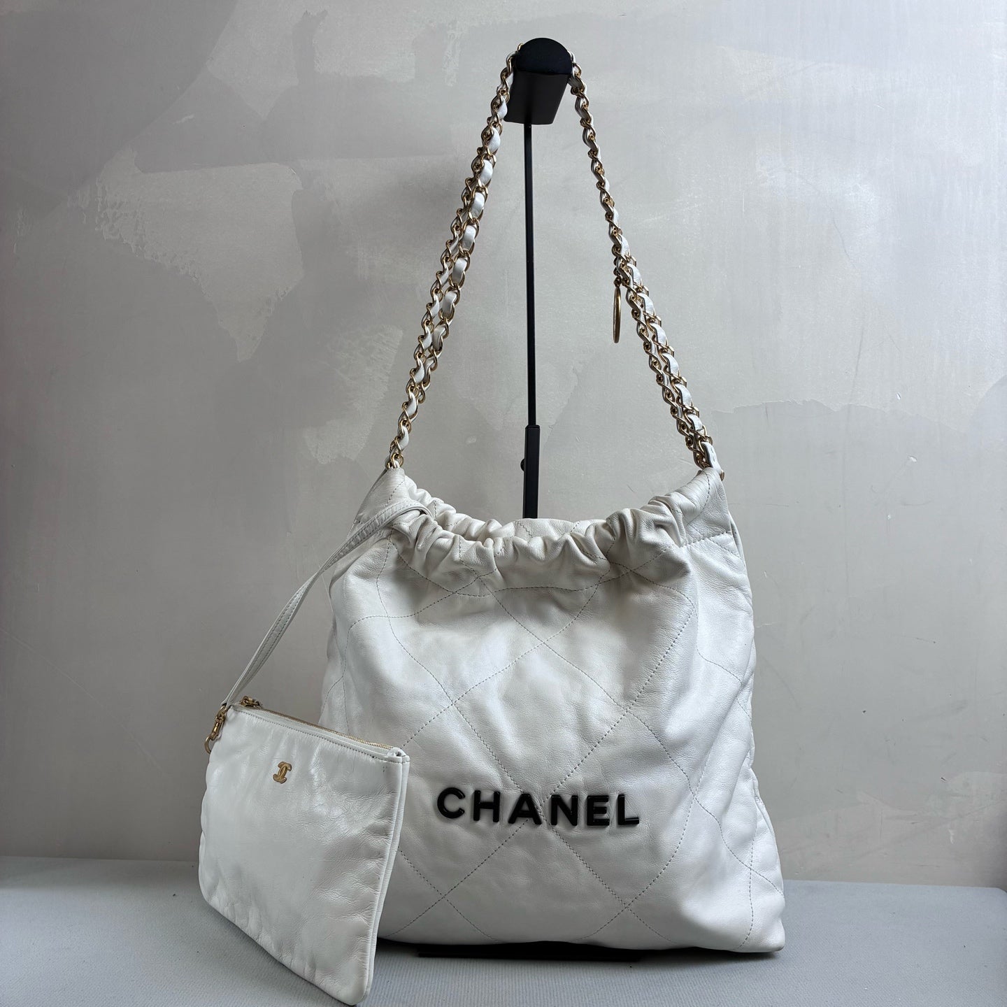 98 New CHANEL 22Bag Drawstring Closure Extra Large Capacity Chain Bag with Coin Chip Size: 30 x 30