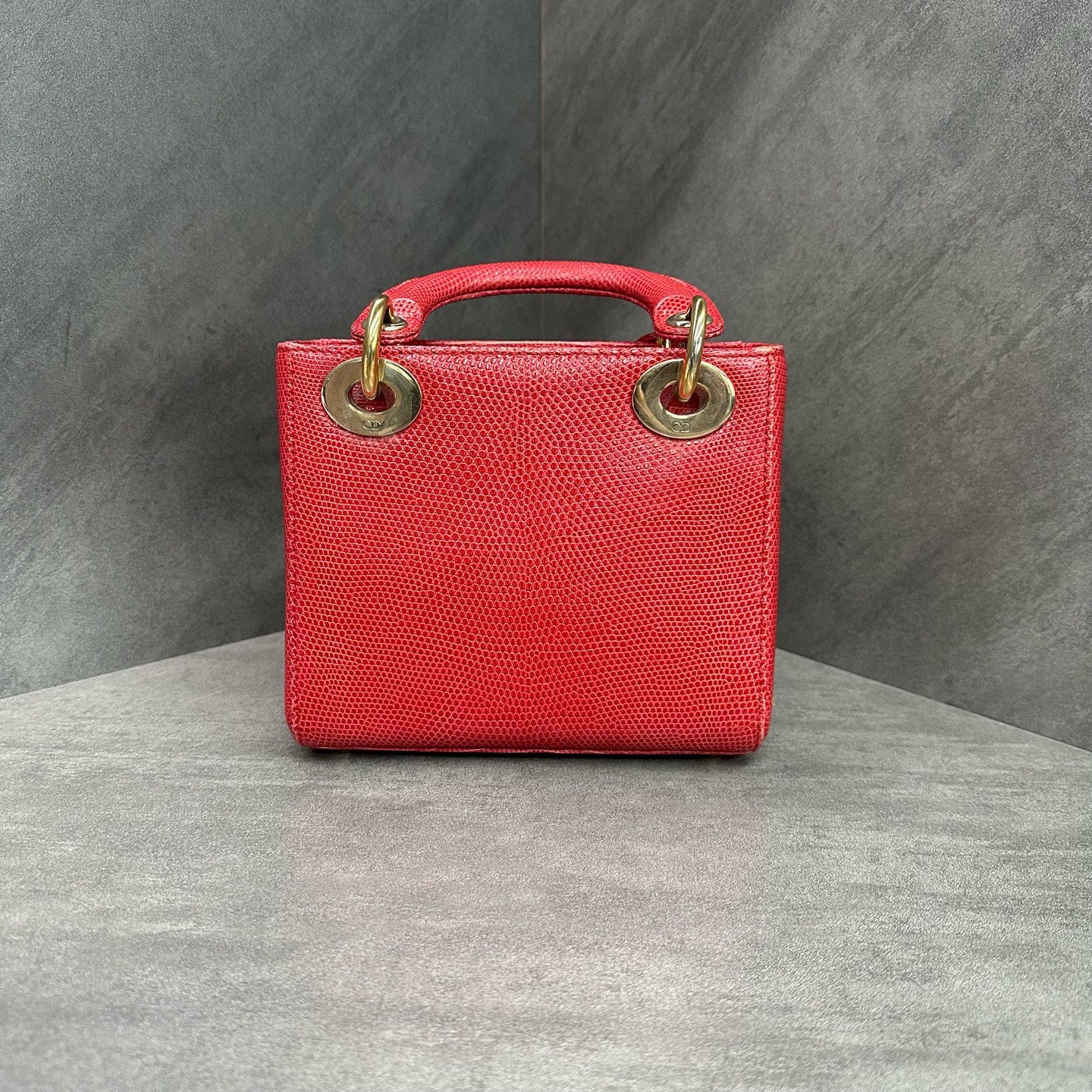 Dior Lady Dior, red lizard skin, gold hardware, three-grid, small size, 17*15*7cm, 2016 serial code