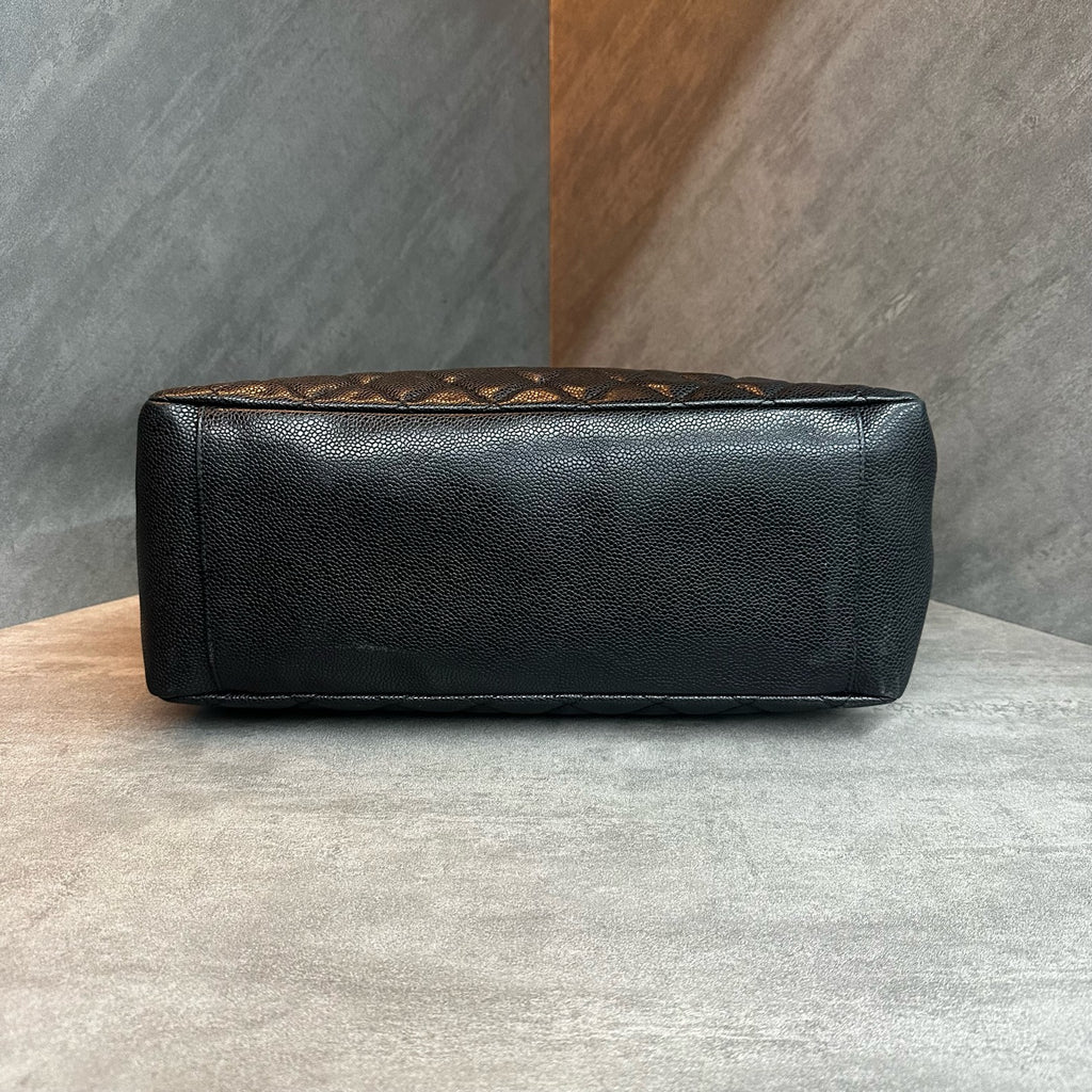 Chanel gst lychee cowhide black Gold 17K