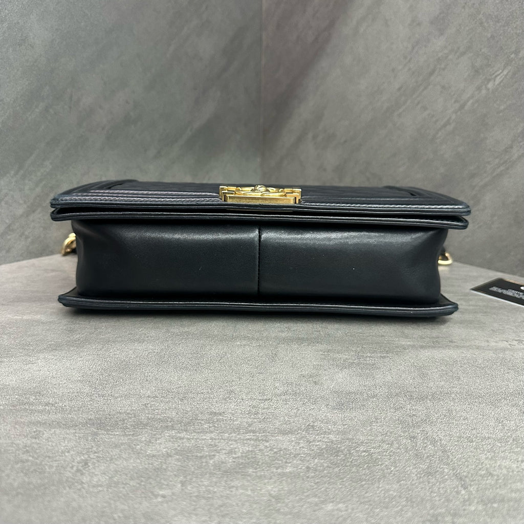 Chanel leboy medium-large black gold lambskin chain bag, 23 series with authenticity card, structured shape, clean interior