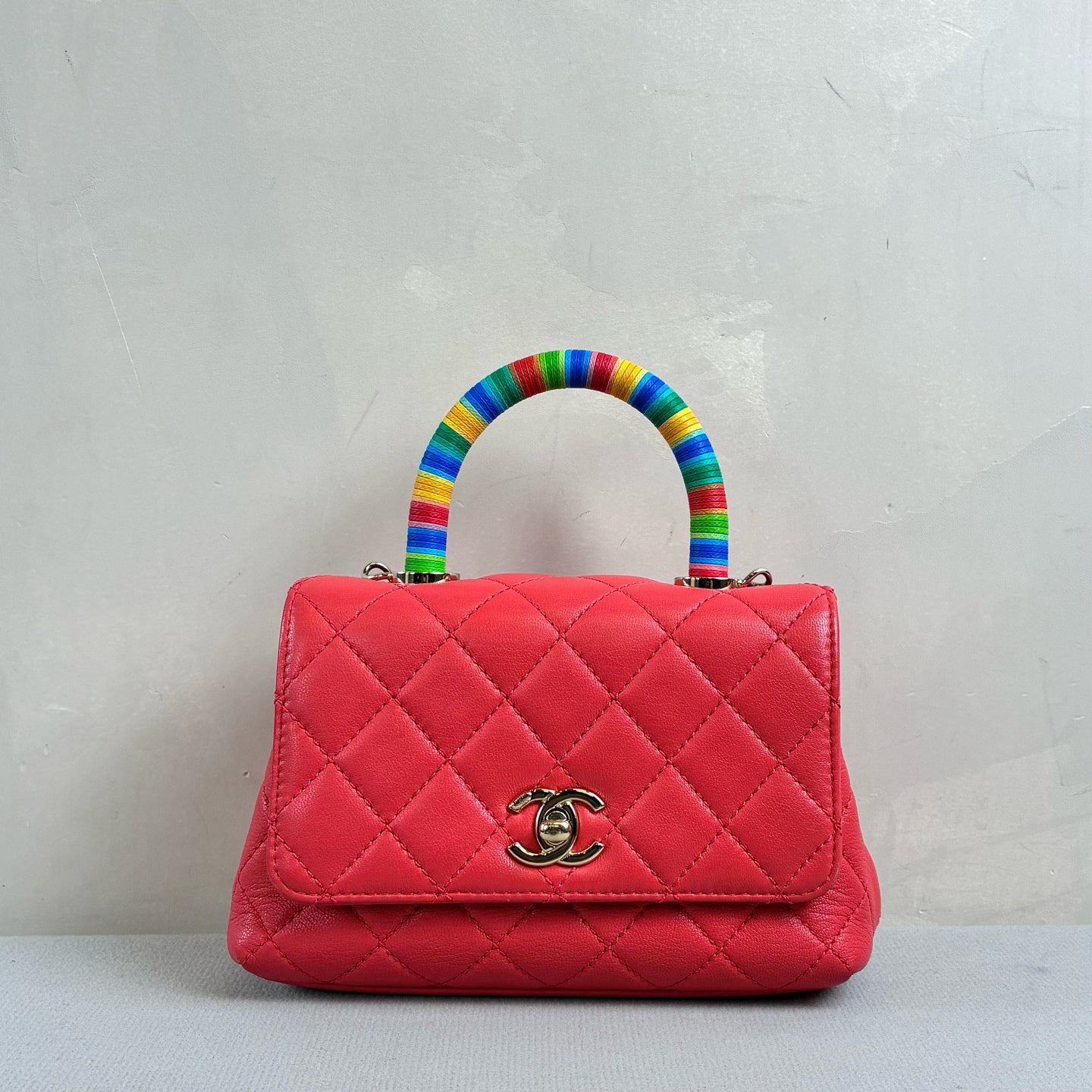 Chanel Coco Handle Rainbow Handle Mini Size 31 Opening in Fuchsia Color, Dimensions 19*13.