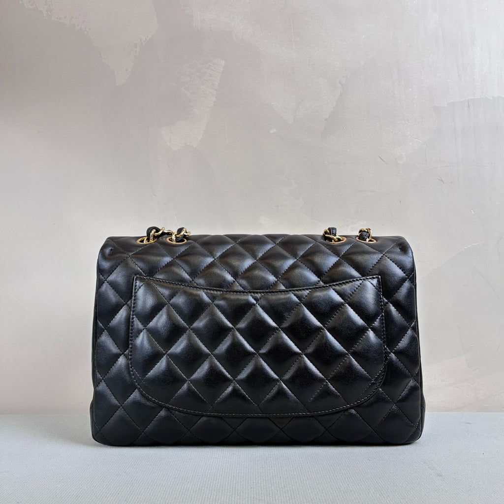 Chanel 14-inch 99% new CF medium size black and gold quilted lambskin dimensions 30*19.