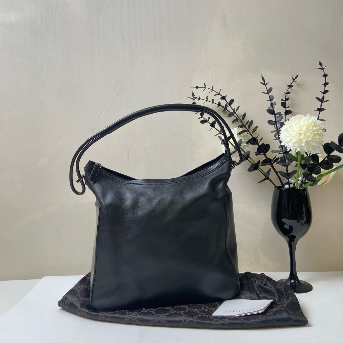 Gucci/Gucci Gucci Shoulder Bag 99% New Size: 26*27 Black Leather Material Pre-owned Model
