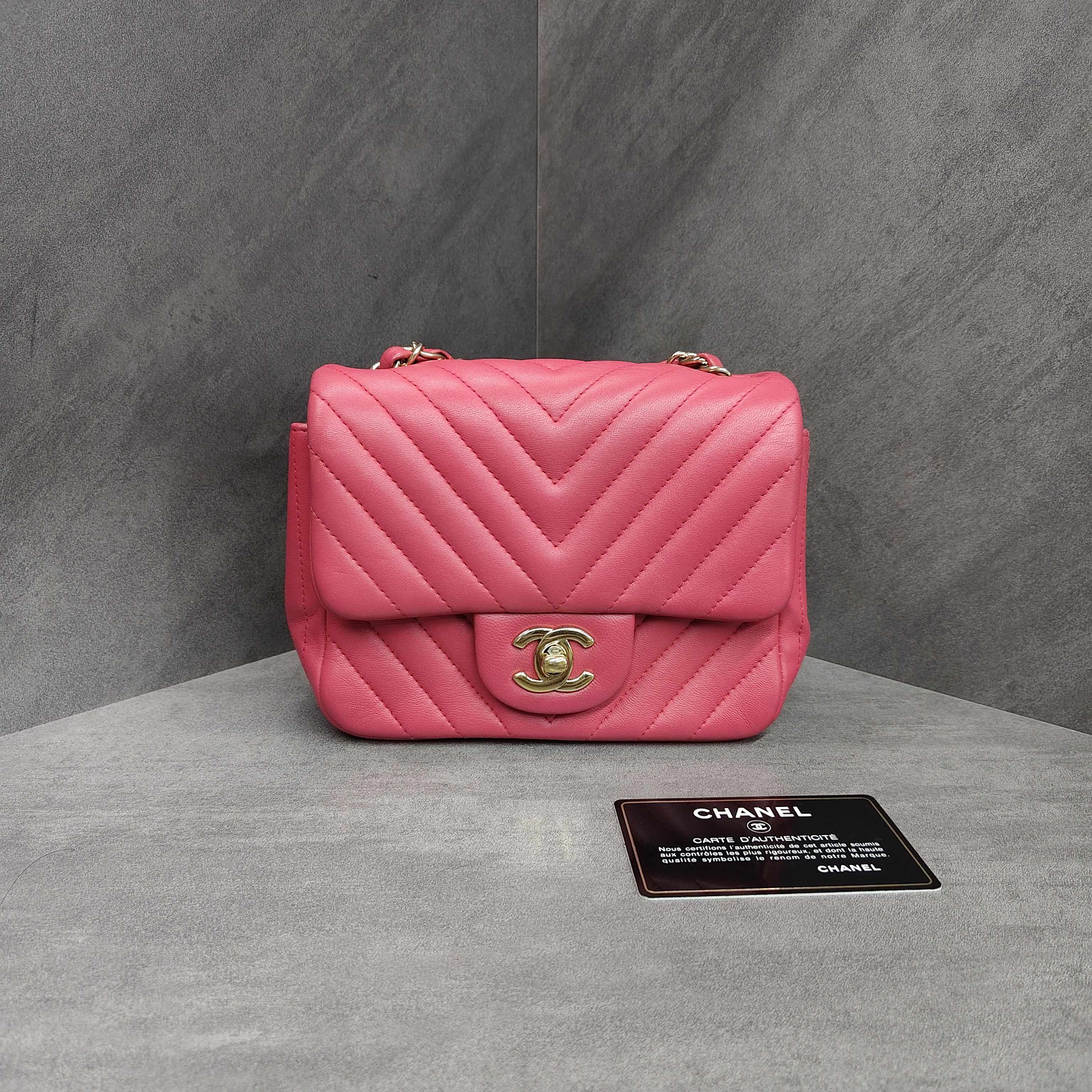 Chanel CF Round Fatty Pink Gold-Tone Lambskin 24-Bag With Card, Three-Dimensional Bag Shape