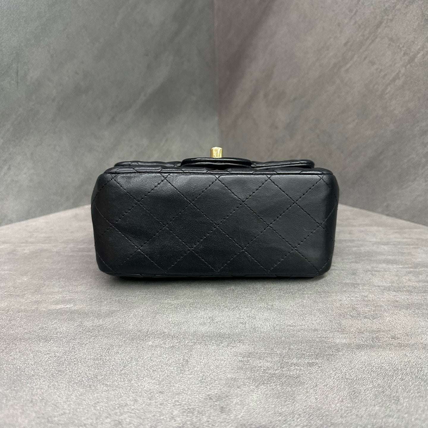 Chanel Fang Fattie Black gold sheepskin chain bag, 23 opening type, three-dimensional and clean inside