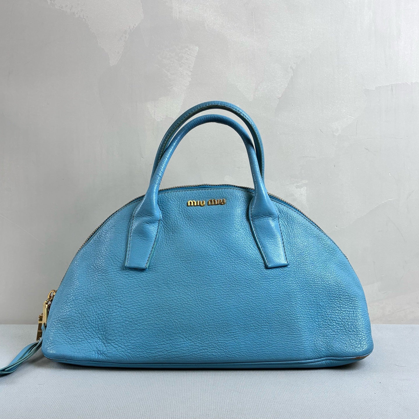 Miu Miu 95% new blue all-leather shell bag bowling bag size 39*21