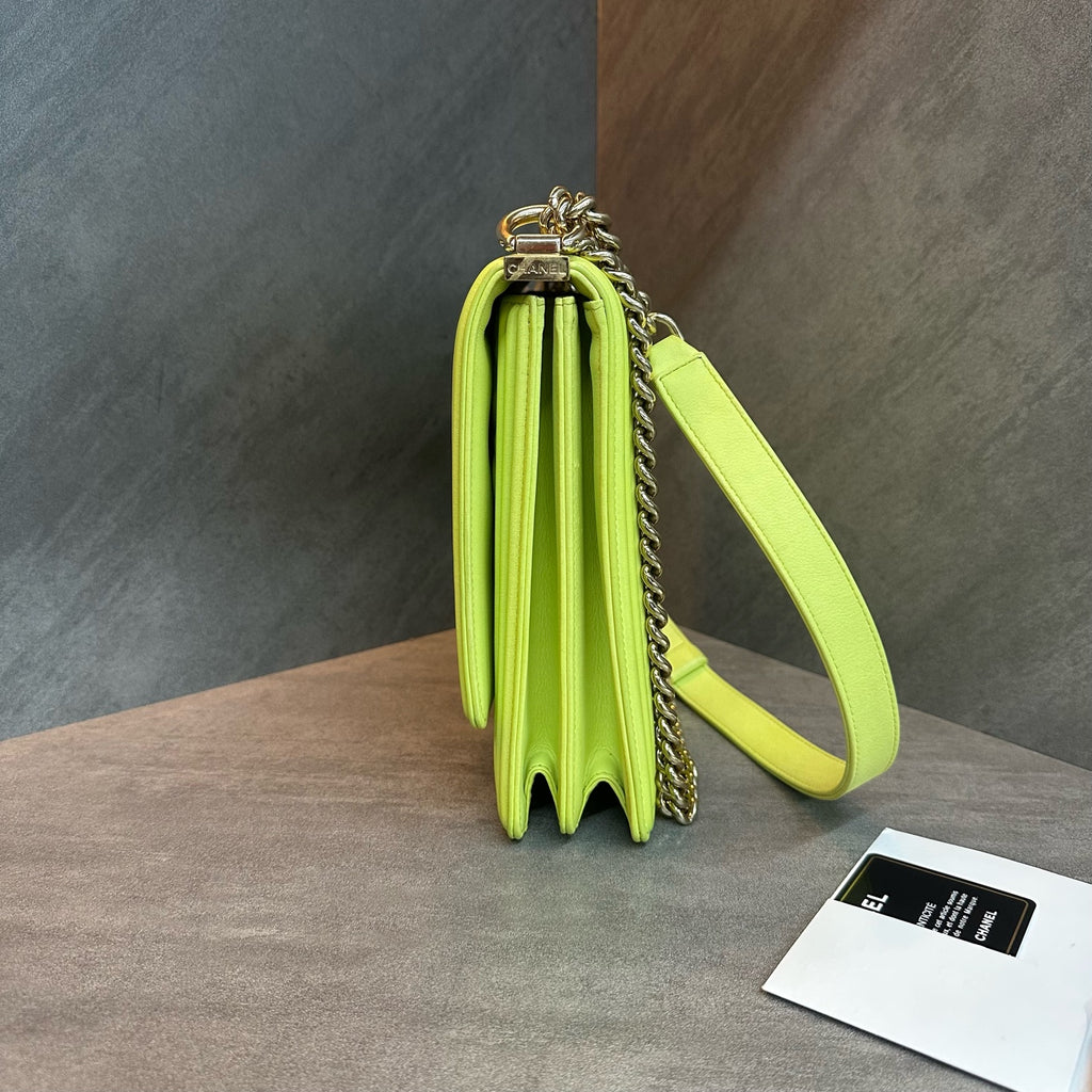 Chanel Leboy vertical light green 26-inch cassette ticket