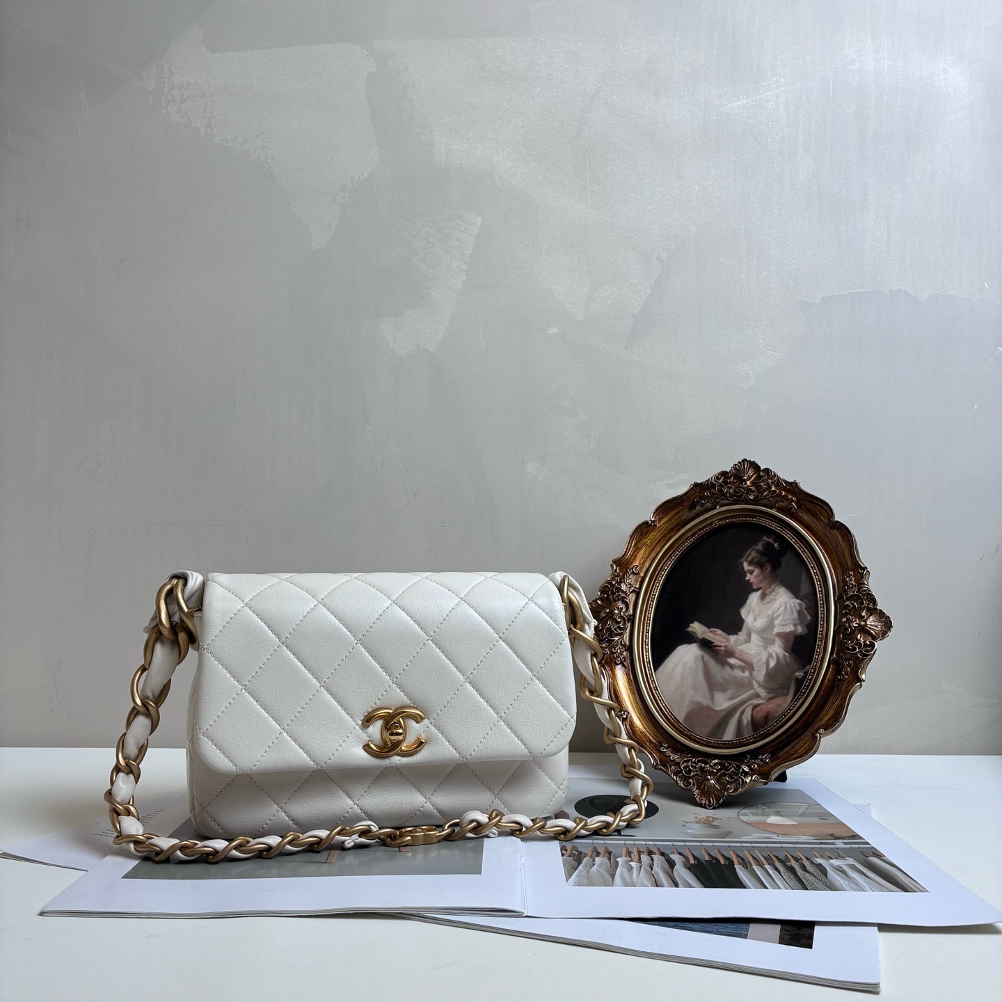 Chanel 24S New Chunky Chain Underarm Bag Shoulder Bag 99% New Size: 21.5*6*13 Platinum Lambskin