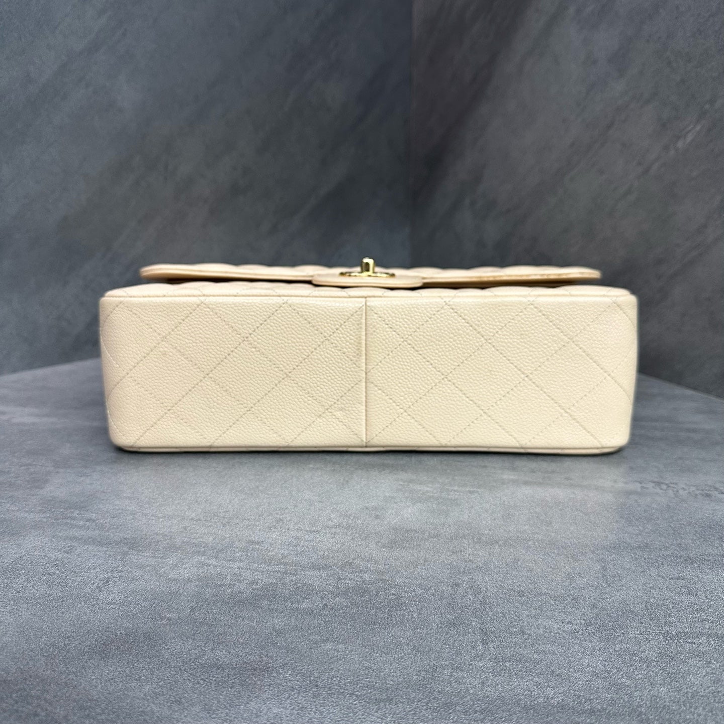 Chanel cf jumbo Beige gold buckle lychee cowhide chain bag 15, open bag type, three-dimensional inside clean