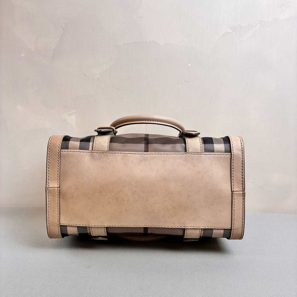 Burberry Boston Pillow Bag Ivory Check 99% New Can Be Worn Shoulder or Crossbody Size 31*20